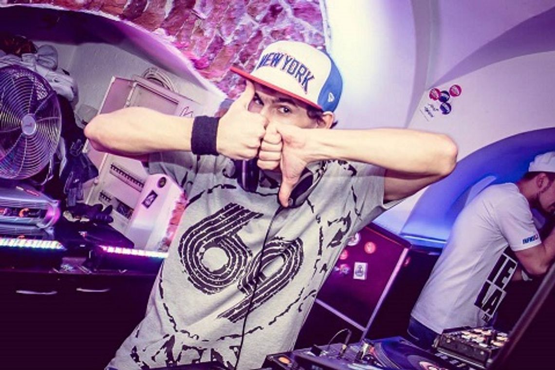 Muzyk z miasta nad Wierzycą. Z niewielkiego miasteczka na szczyt muzycznej sceny 