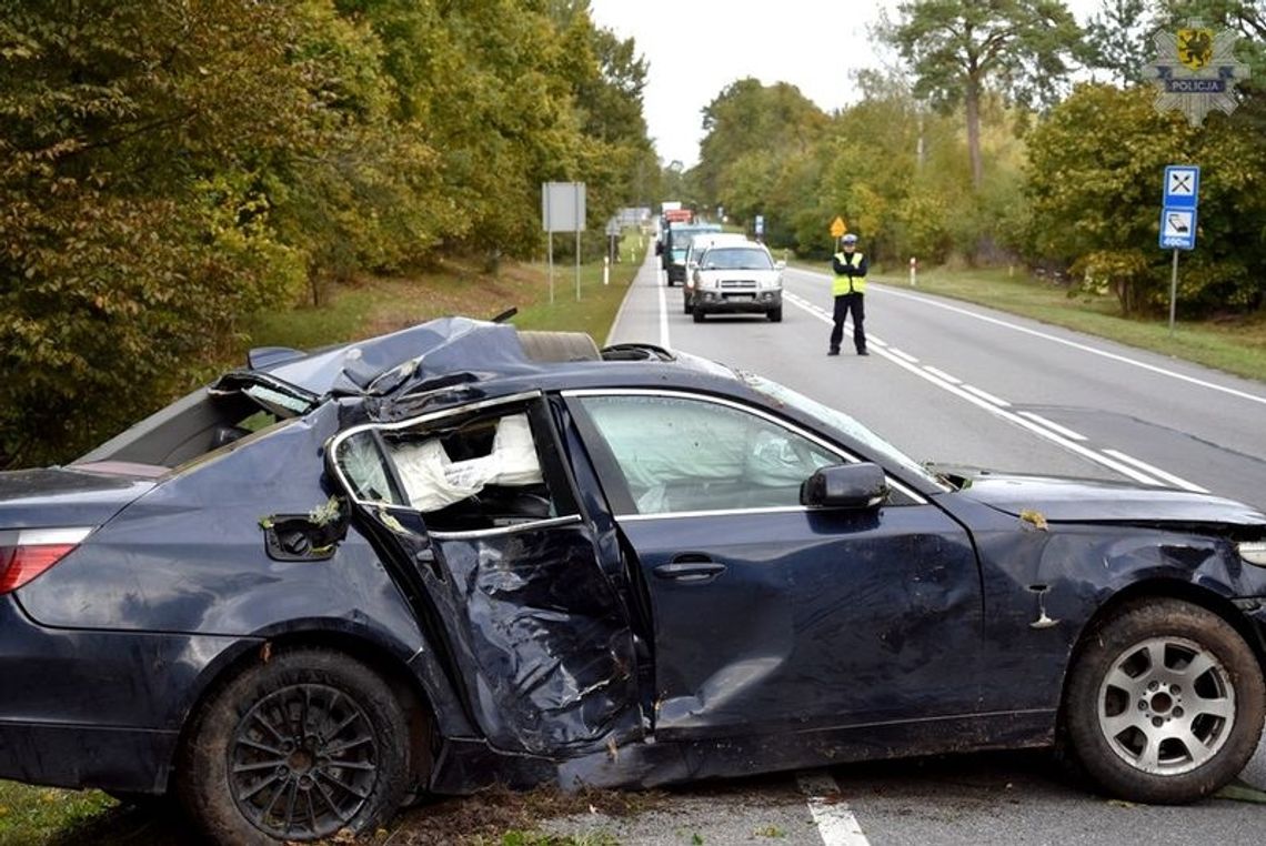 Na DK22 zginął 27-letni pasażer w BMW