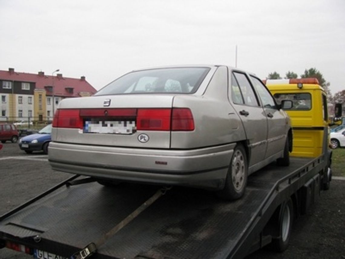 Na fleku chciał rozjechać policjanta Na fleku chciał rozjechać policjanta