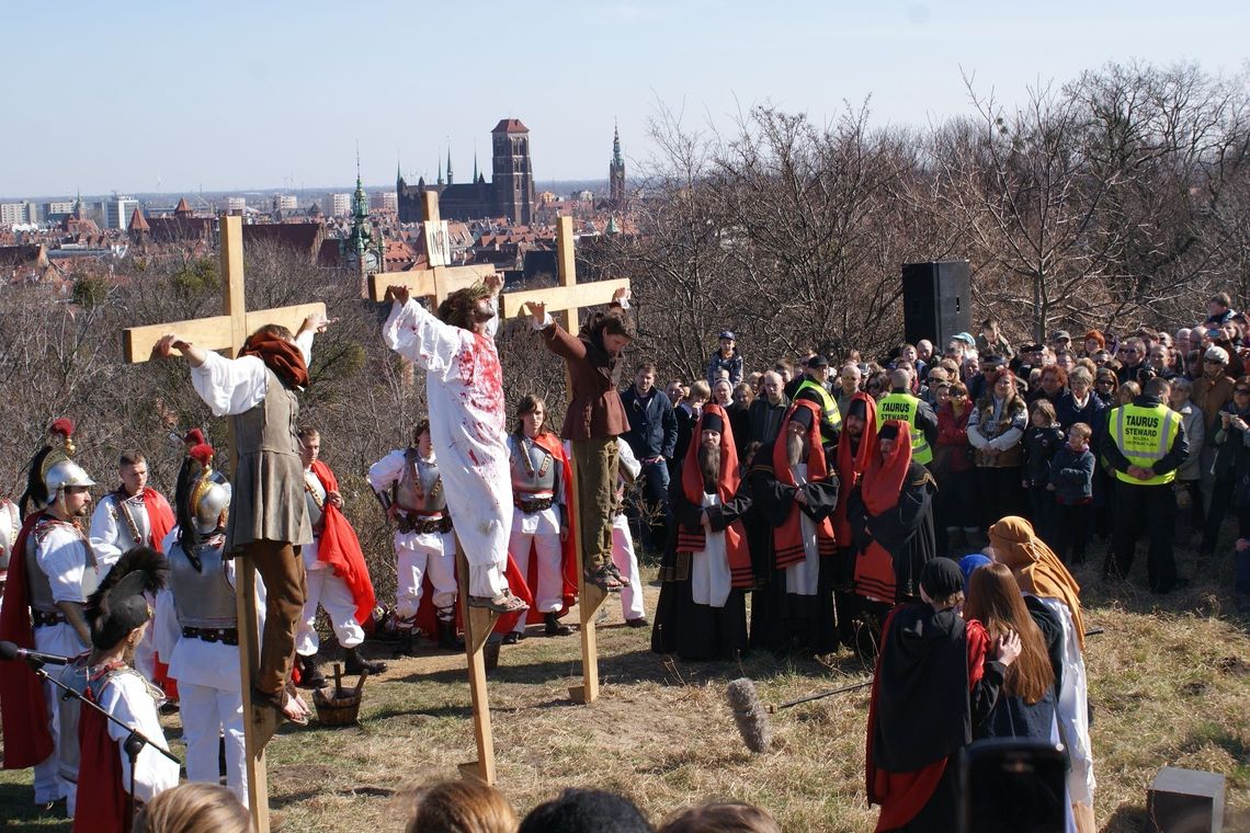 „Na krzyż!” - tak było, a jak jest dzisiaj - 1980 lat po ukrzyżowaniu Jezusa