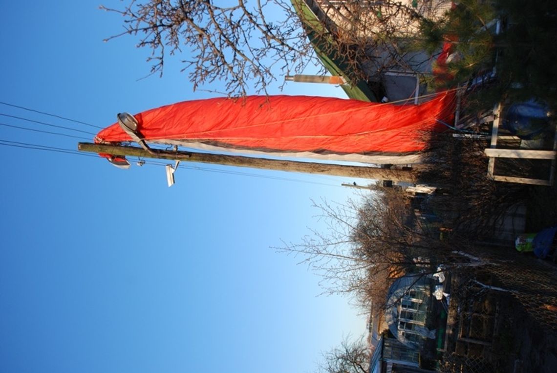 Na motolotni zahaczył o linię wysokiego napięcia Na motolotni zahaczył o linię wysokiego napięcia