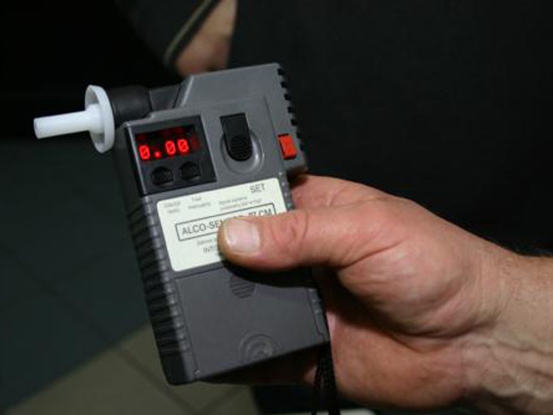 Na podwójnym gazie nadziała się na radiowóz Na podwójnym gazie nadziała się na radiowóz