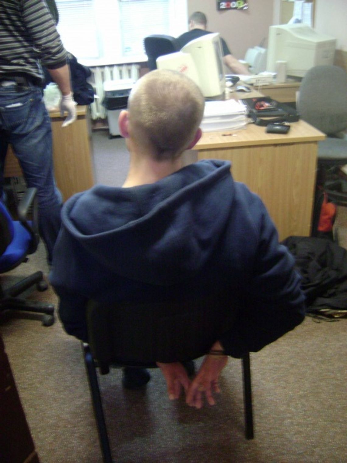 Na przesłuchanie przyszedł z narkotykami i łupem Na przesłuchanie przyszedł z narkotykami i łupem