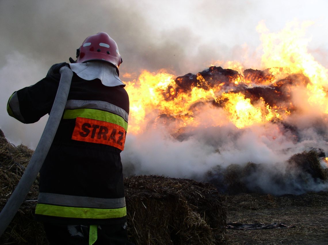 Na sygnale: pożar w gospodarstwie rolnym. Straty w sprzęcie Na sygnale: pożar w gospodarstwie rolnym. Straty w sprzęcie