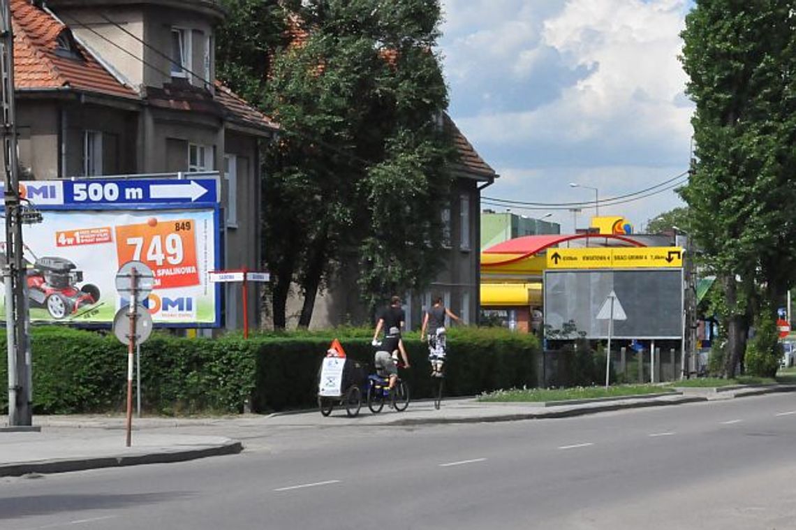 Na szczudłach w szczytnym celu Na szczudłach w szczytnym celu