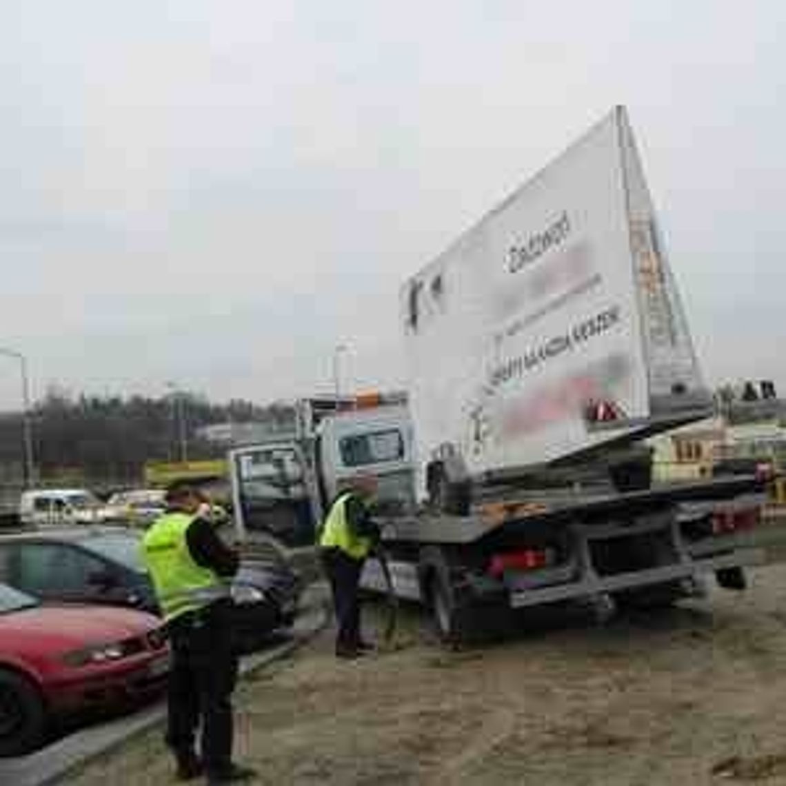 Na tropie przyczepowych reklam - posypały się mandaty