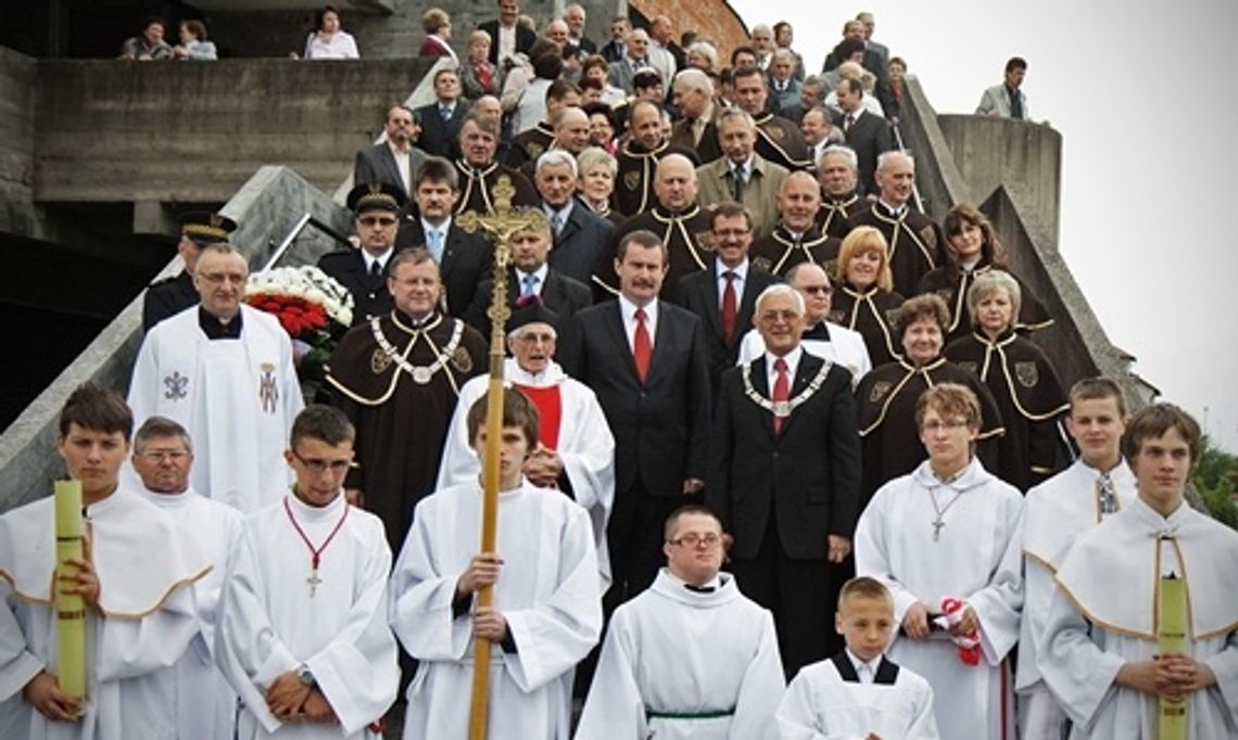 Na XX-lecie samorządności „ilość wystąpień przekroczyła stan alarmowy” Na XX-lecie samorządności „ilość wystąpień przekroczyła stan alarmowy”