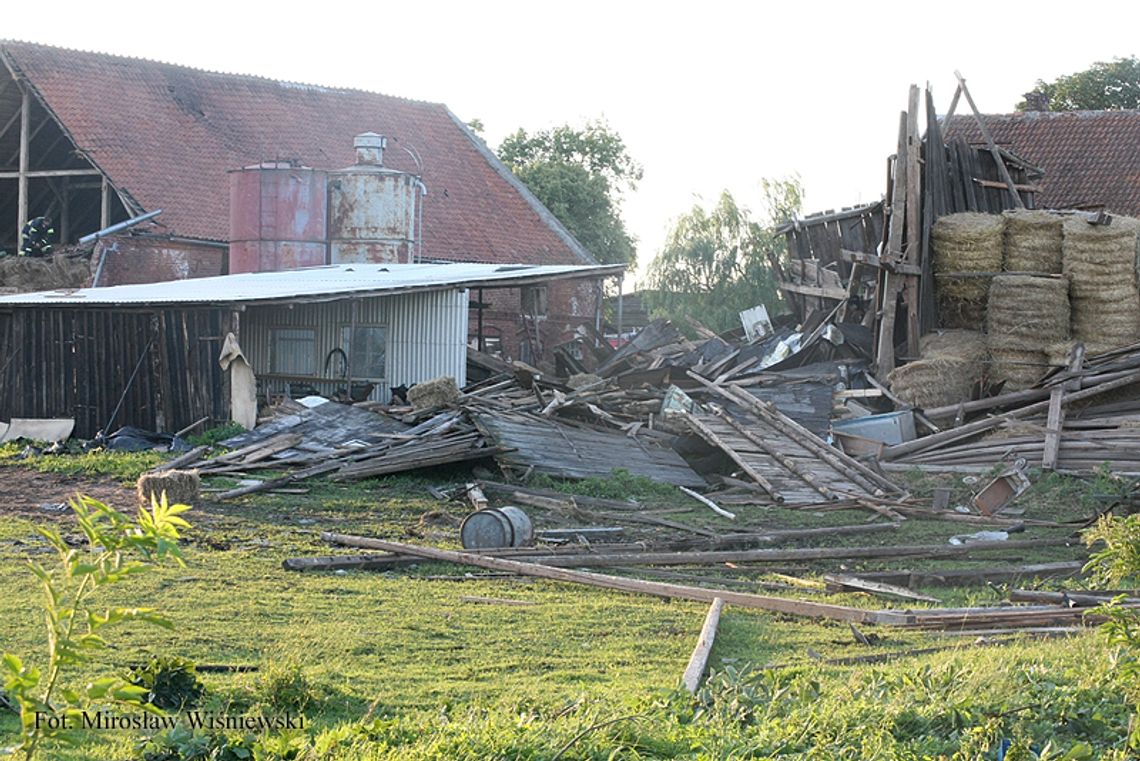 Nagły atak trąby powietrznej w Mątowskich Pastwiskach Nagły atak trąby powietrznej w Mątowskich Pastwiskach