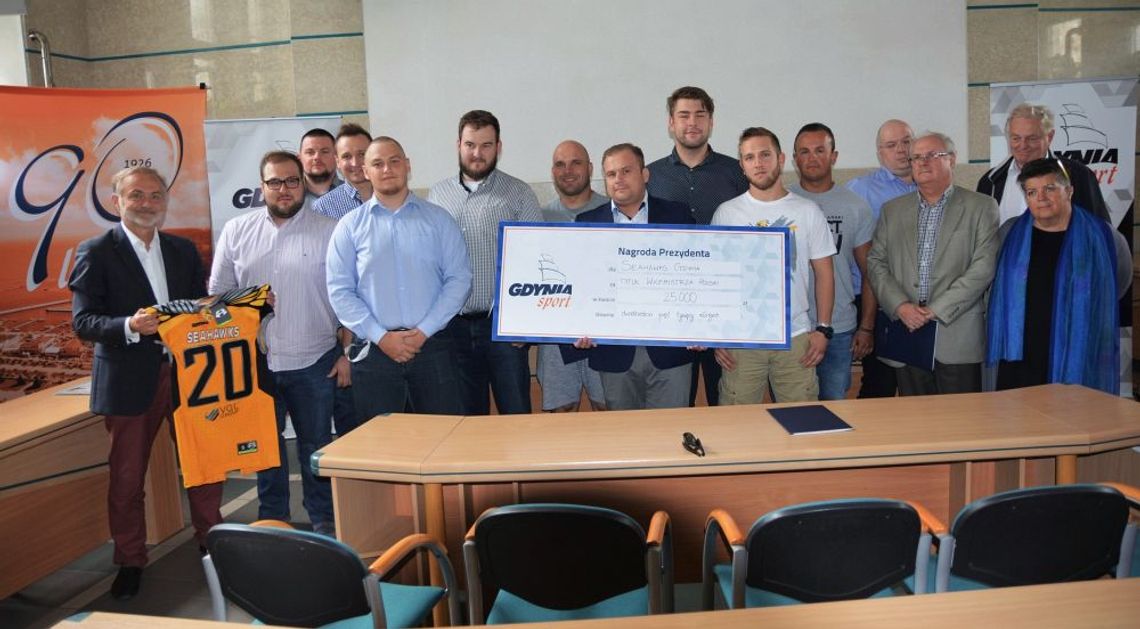 Nagroda prezydenta dla futbolistów Seahawks Gdynia Nagroda prezydenta dla futbolistów Seahawks Gdynia