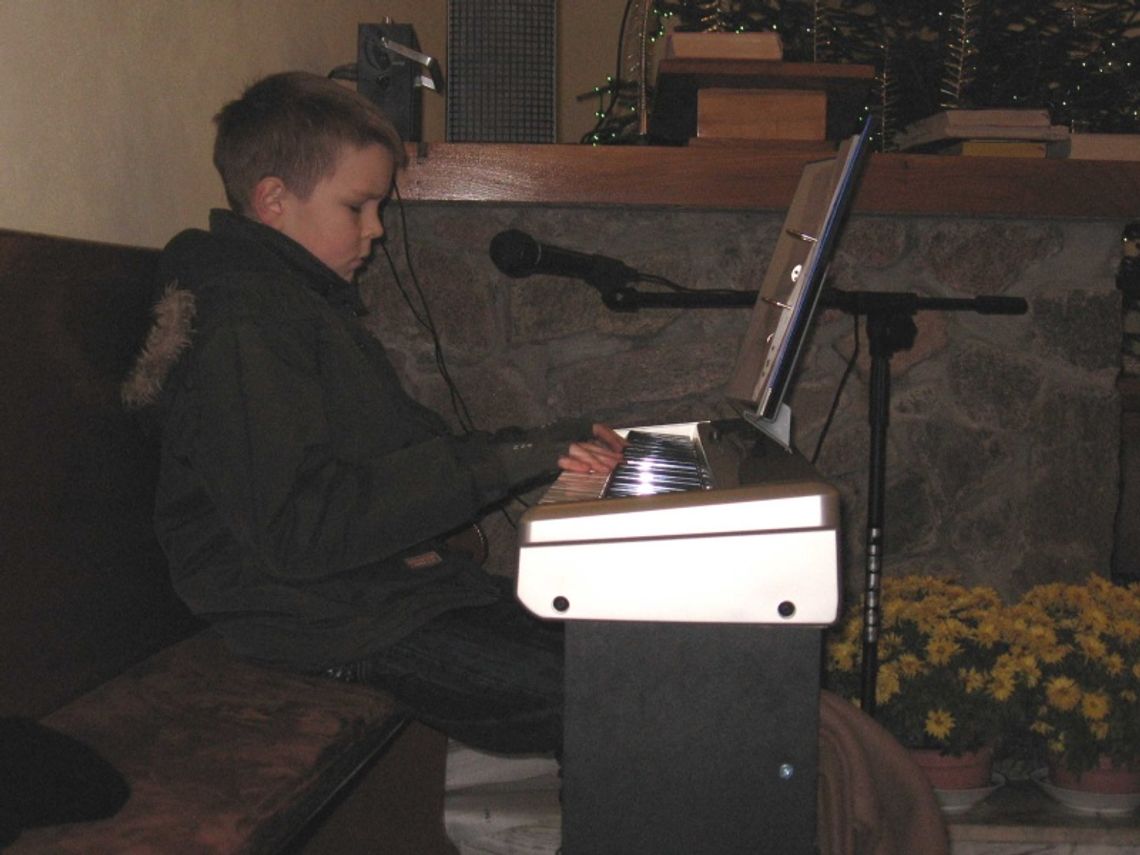 Najmłodszy organista – rozpoczął od dziadkowego keyboardu