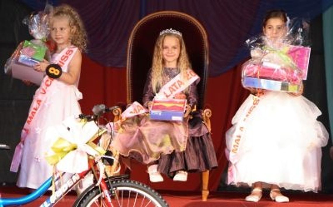 Najpiękniejsza odjechała na rowerze Najpiękniejsza odjechała na rowerze