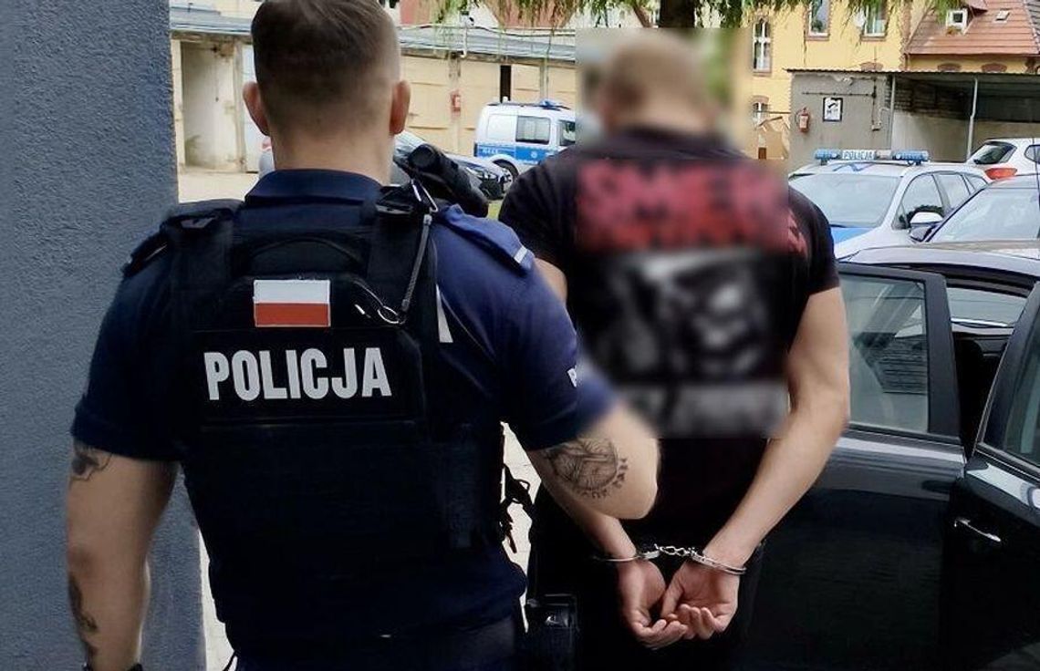 Najpierw pobicie, potem ponad 2 promile. Policjanci szybko dotarli do 19-latka Najpierw pobicie, potem ponad 2 promile. Policjanci szybko dotarli do 19-latka