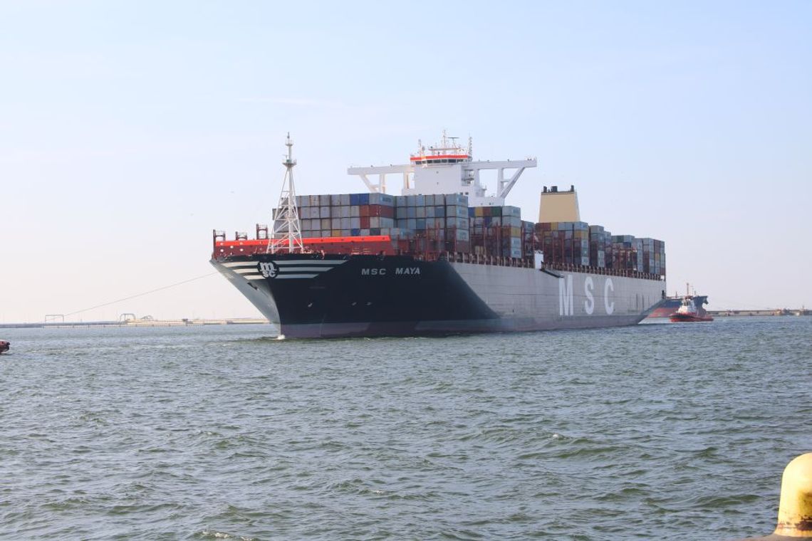 Największy kontenerowiec na świecie w DCT Gdańsk Największy kontenerowiec na świecie w DCT Gdańsk