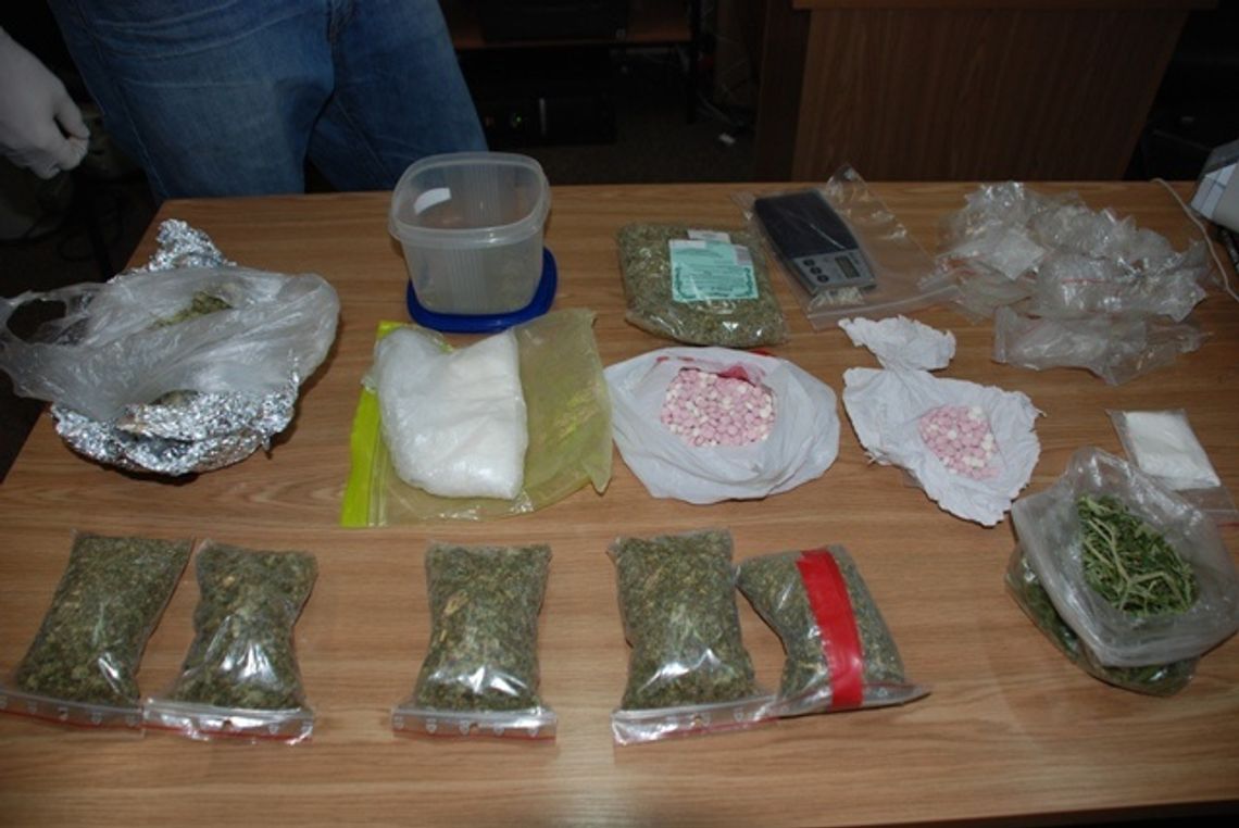 Namierzony diler. Baza w szafie i w piwnicy Namierzony diler. Baza w szafie i w piwnicy