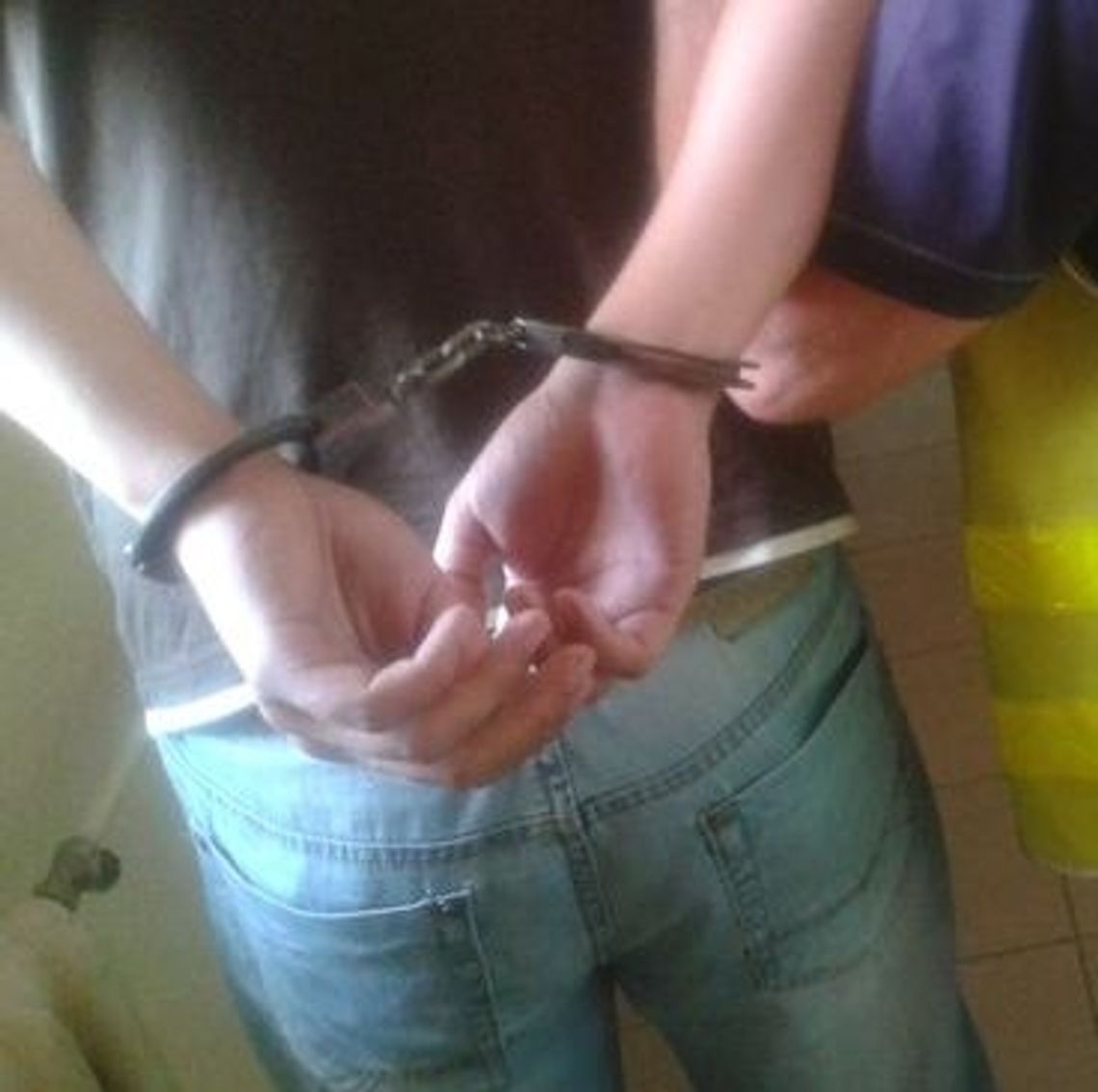 Napad na ekspedientkę,  zatrzymany w pół godziny 