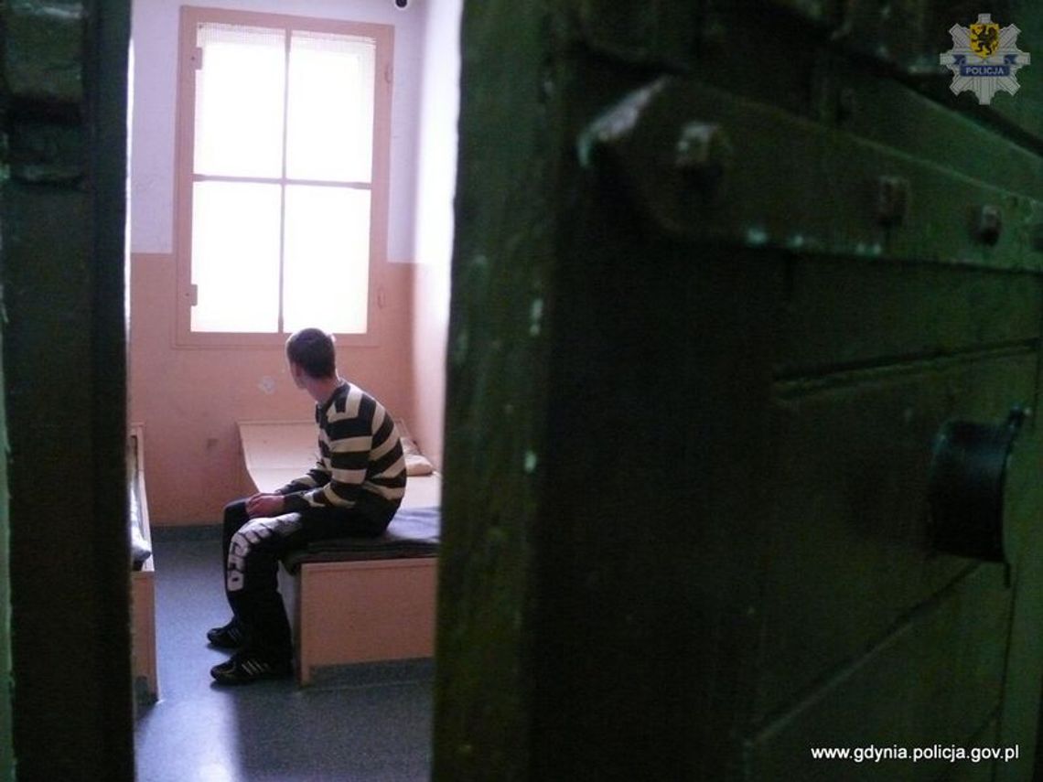 Napadł na starsze kobiety, rano zapukali do drzwi... Napadł na starsze kobiety, rano zapukali do drzwi...