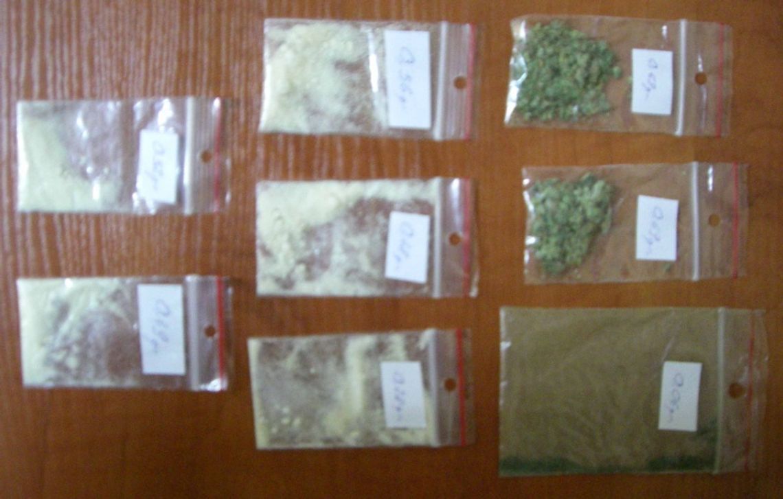 Narkotyki w opakowaniu po chipsach Narkotyki w opakowaniu po chipsach