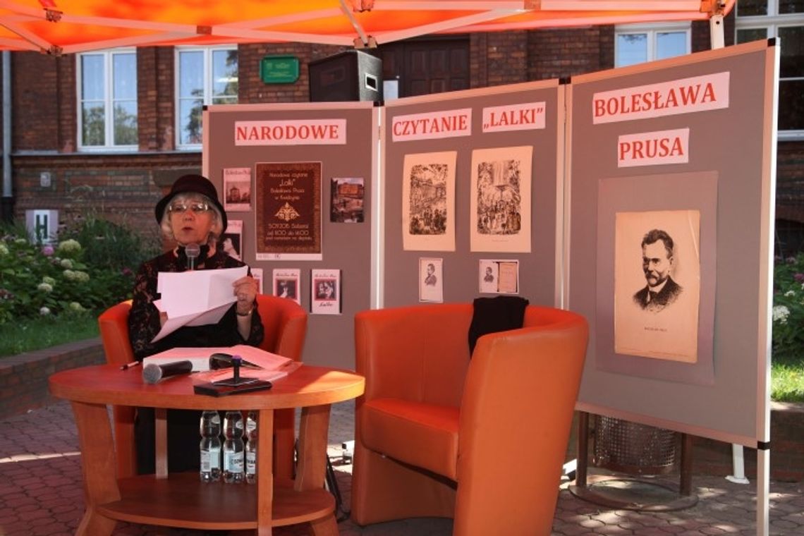 Narodowe czytanie na deptaku Narodowe czytanie na deptaku