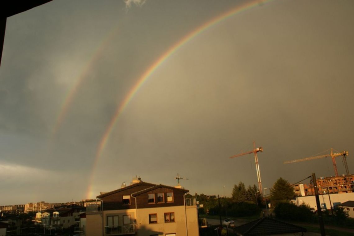 NAWAŁNICA W GDAŃSKU. Pożar od pioruna. Kule z nieba jak makówki w Wejherowie NAWAŁNICA W GDAŃSKU. Pożar od pioruna. Kule z nieba jak makówki w Wejherowie