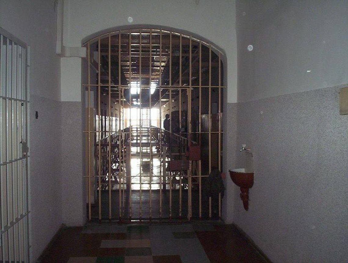 Nękał mieszkańców i trafił za kratki Nękał mieszkańców i trafił za kratki