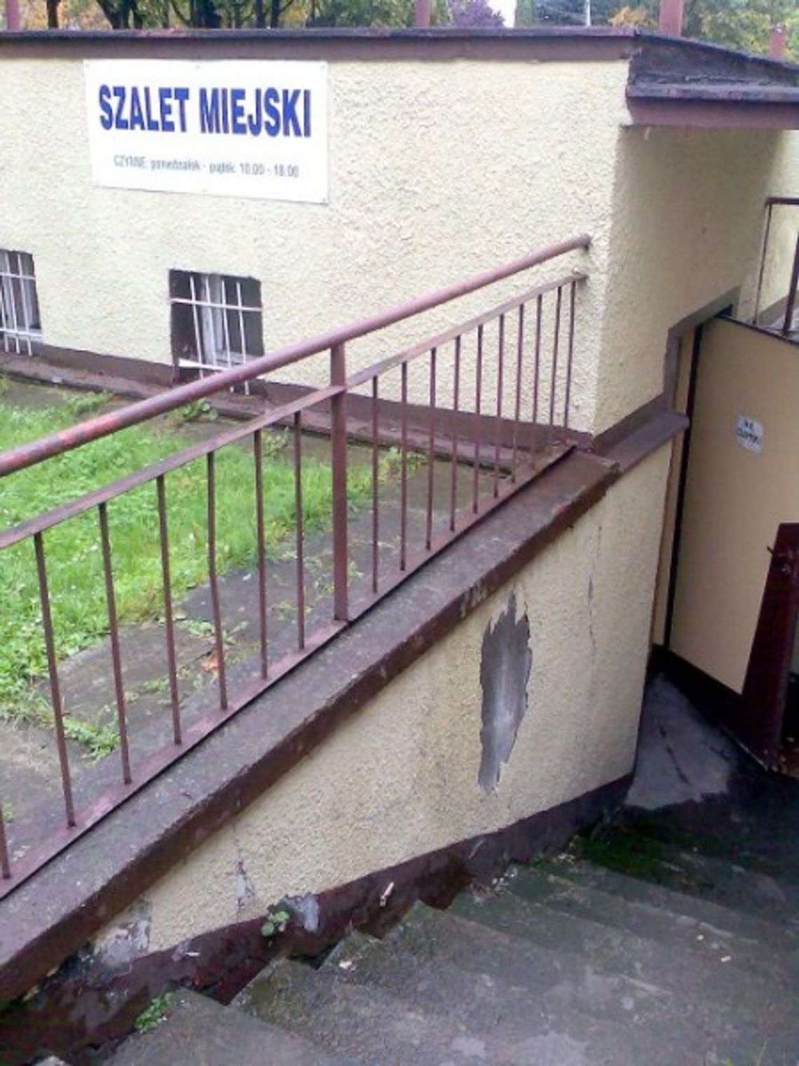 Niczym bunkier... Niczym bunkier...