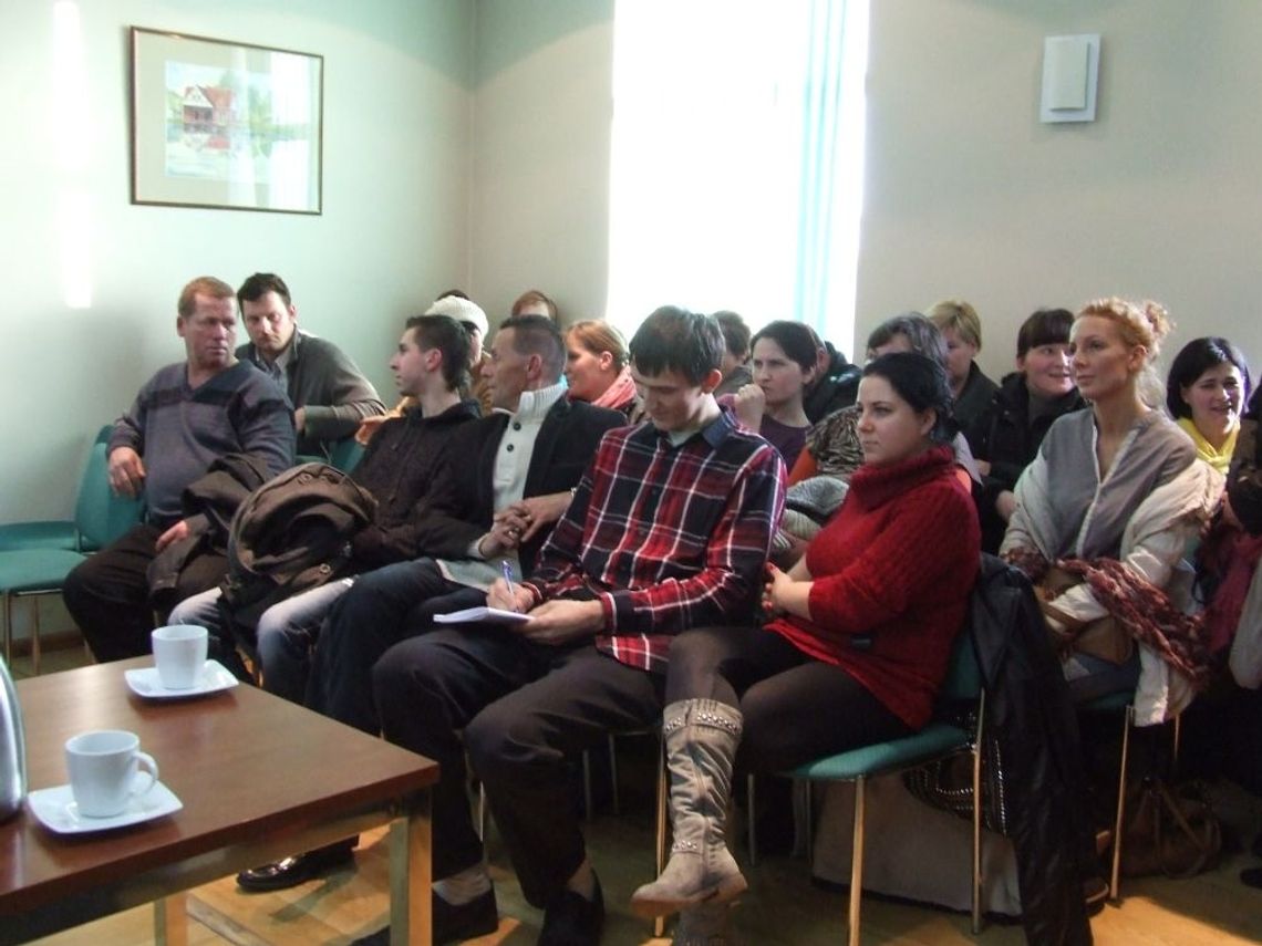 "Nie oddamy szkoły!" - tłumy protestowały w Urzędzie "Nie oddamy szkoły!" - tłumy protestowały w Urzędzie