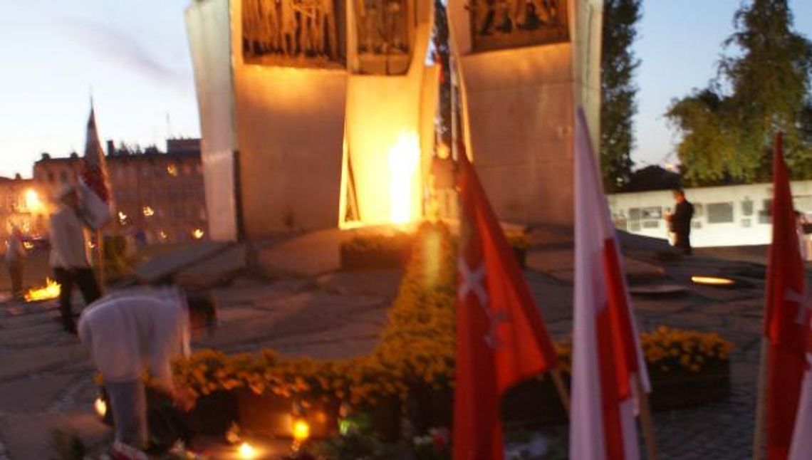 Niedzielna manifestacja na Placu Solidarności