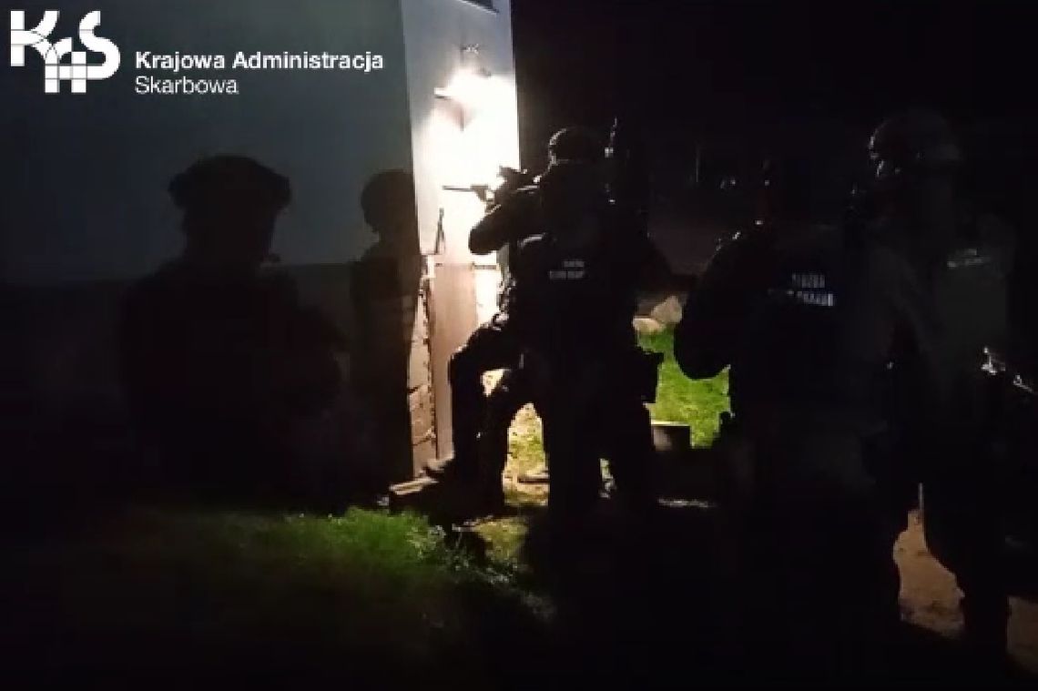 Nielegalna linia do produkcji wyrobów tytoniowych zdemaskowana [FILM]