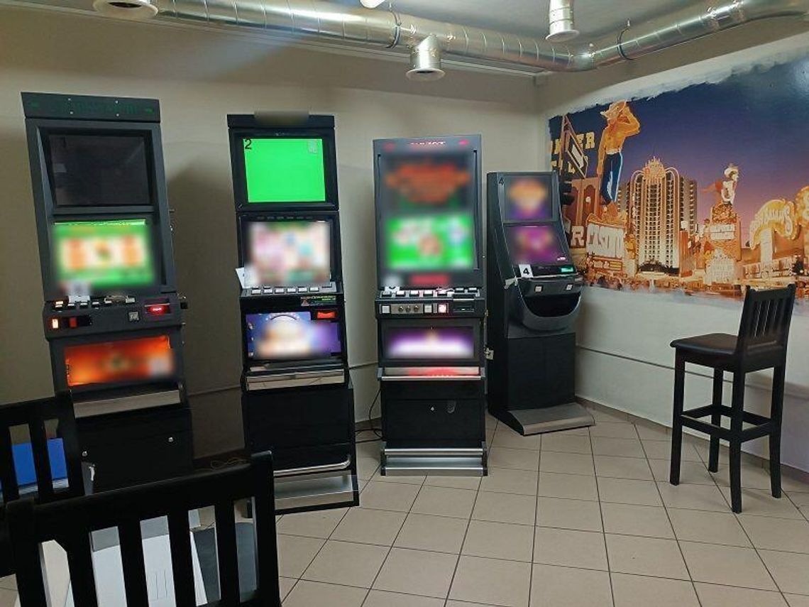 Nielegalne automaty zarekfirowane. 43-latka z zarzutami