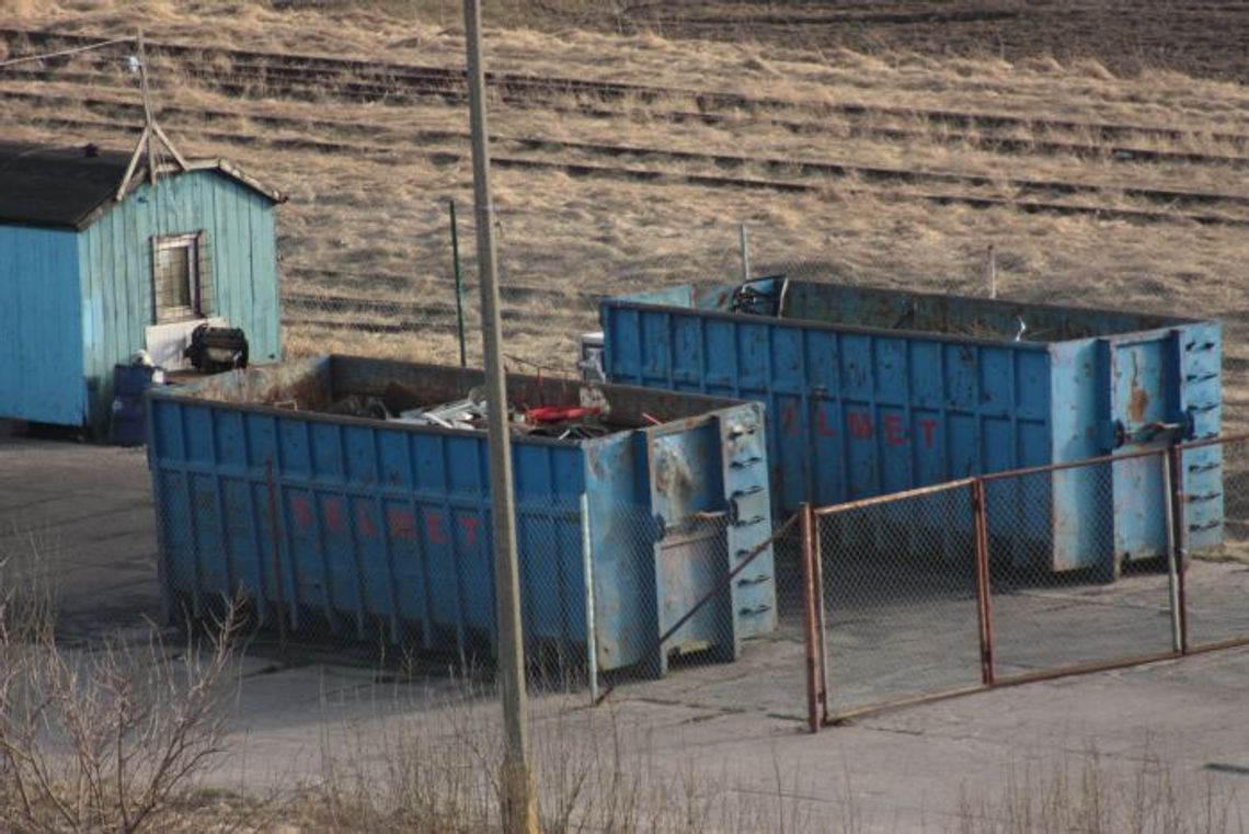 Nielegalne złomowisko - "niewidzialne kontenery" Nielegalne złomowisko - "niewidzialne kontenery"