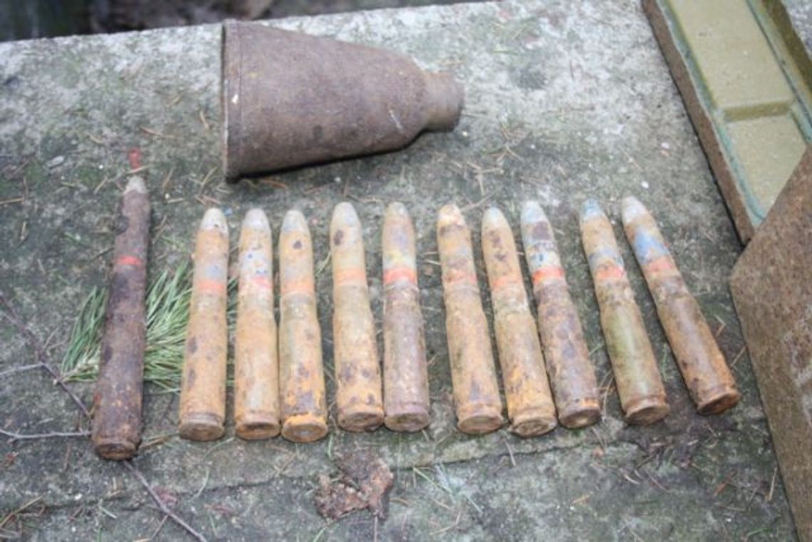 Nielegalny arsenał - broń i amunicję miał w domu, piwnicy i w szopie Nielegalny arsenał - broń i amunicję miał w domu, piwnicy i w szopie