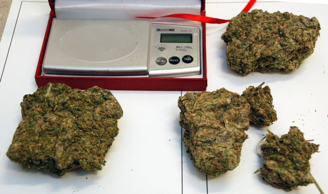 Nielegalny handel narkotykami, alkoholem i tytoniem