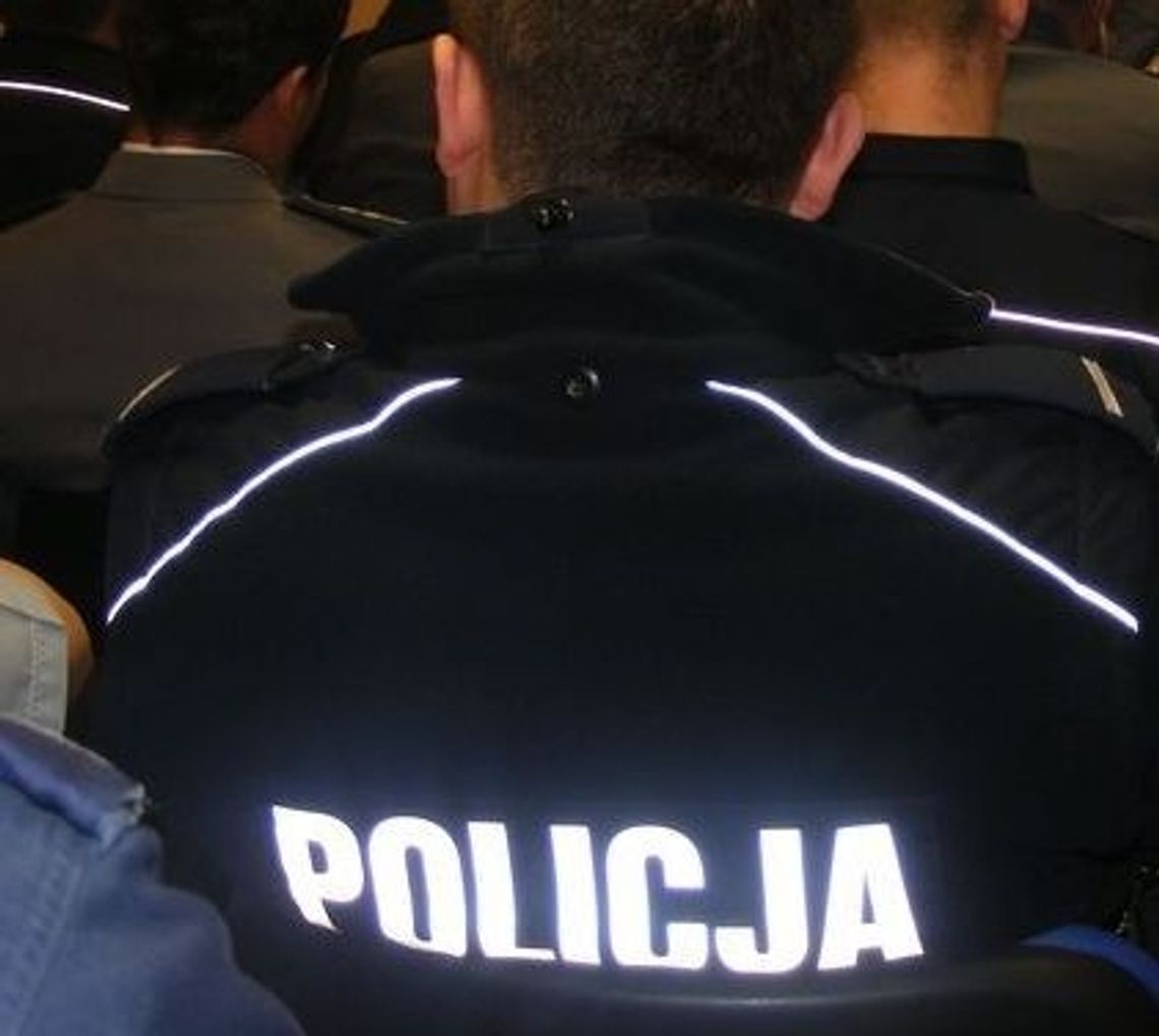 "Niemiec" stuknął po pijaku auto i uciekł