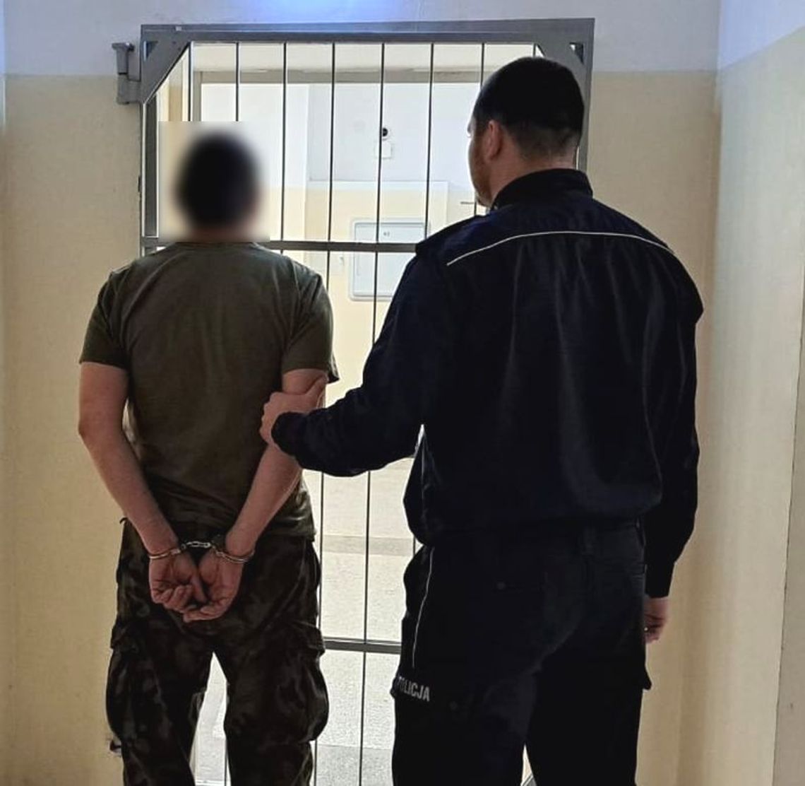 Niespodziewana wizyta na sztumskiej komendzie. Poszukiwany mieszkaniec powiatu sam zgłosił się do odbycia kary Niespodziewana wizyta na sztumskiej komendzie. Poszukiwany mieszkaniec powiatu sam zgłosił się do odbycia kary