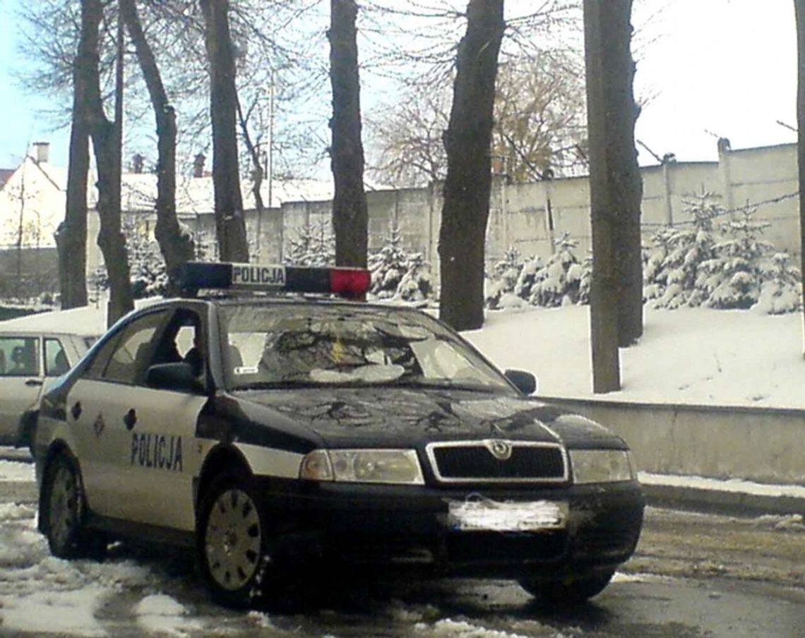Nietrzeźwi rodzice - ucieczka przed policją Nietrzeźwi rodzice - ucieczka przed policją
