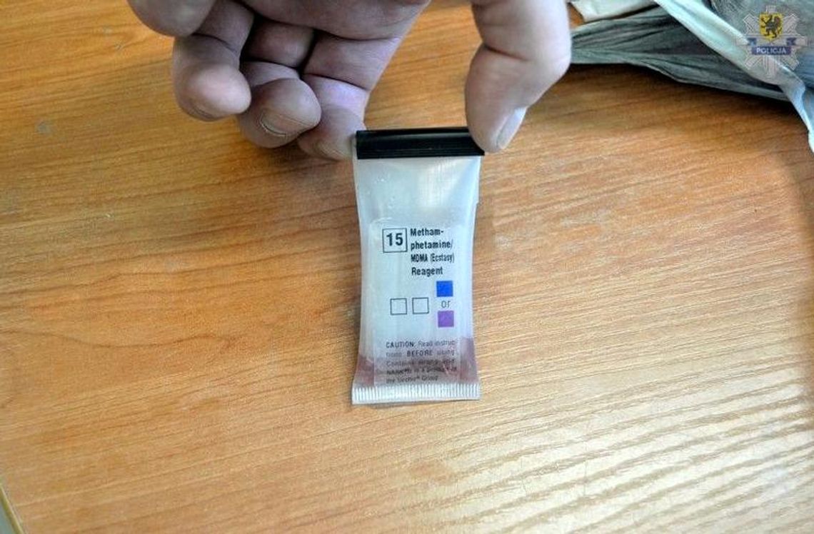 Nietrzeźwy kierowca i pasażer z narkotykami Nietrzeźwy kierowca i pasażer z narkotykami