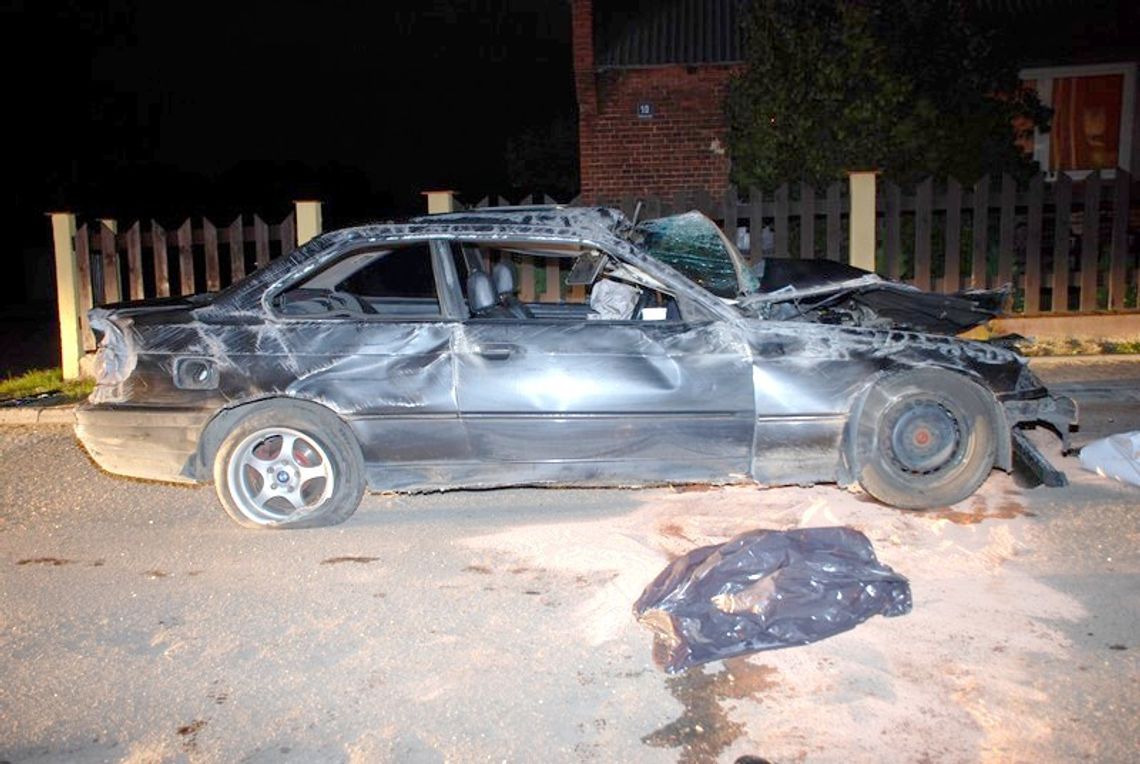 Nietrzeźwy kierowca rozbił BMW Nietrzeźwy kierowca rozbił BMW