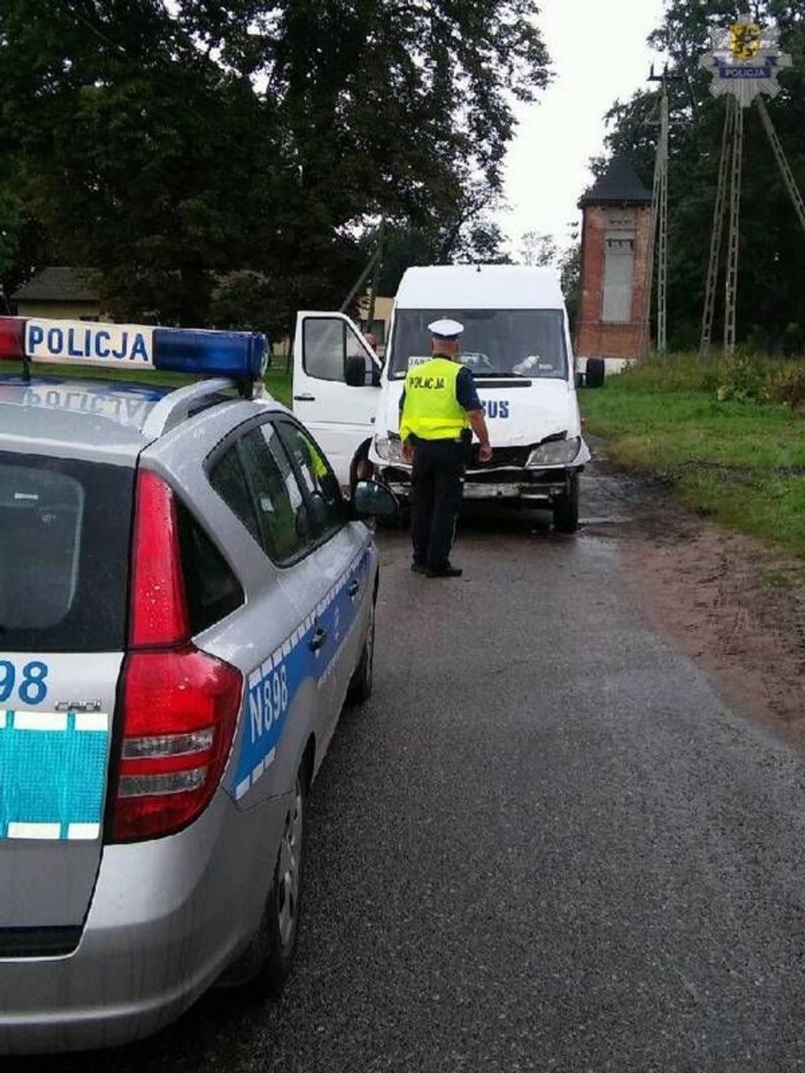 Nietrzeźwy kierujący śmieciarką wjechał w busa