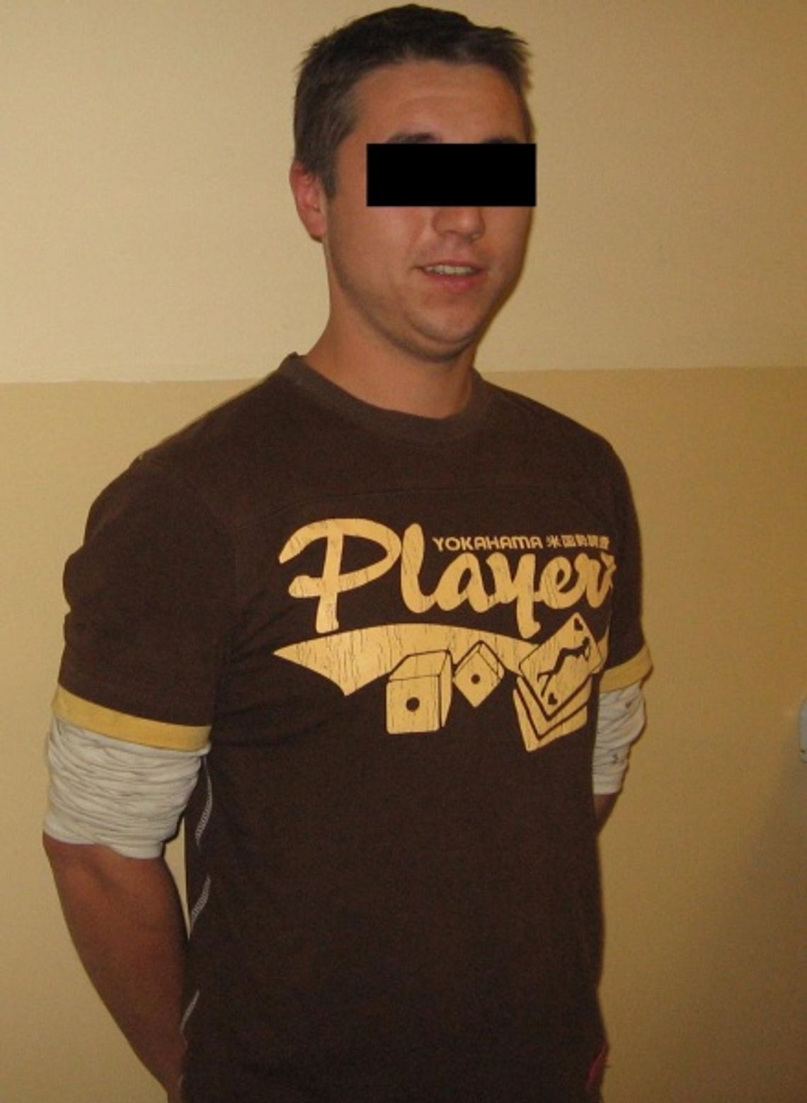 Nietrzeźwy wandal - zasikał samochód, bo właściciel go uciszał... Nietrzeźwy wandal - zasikał samochód, bo właściciel go uciszał...