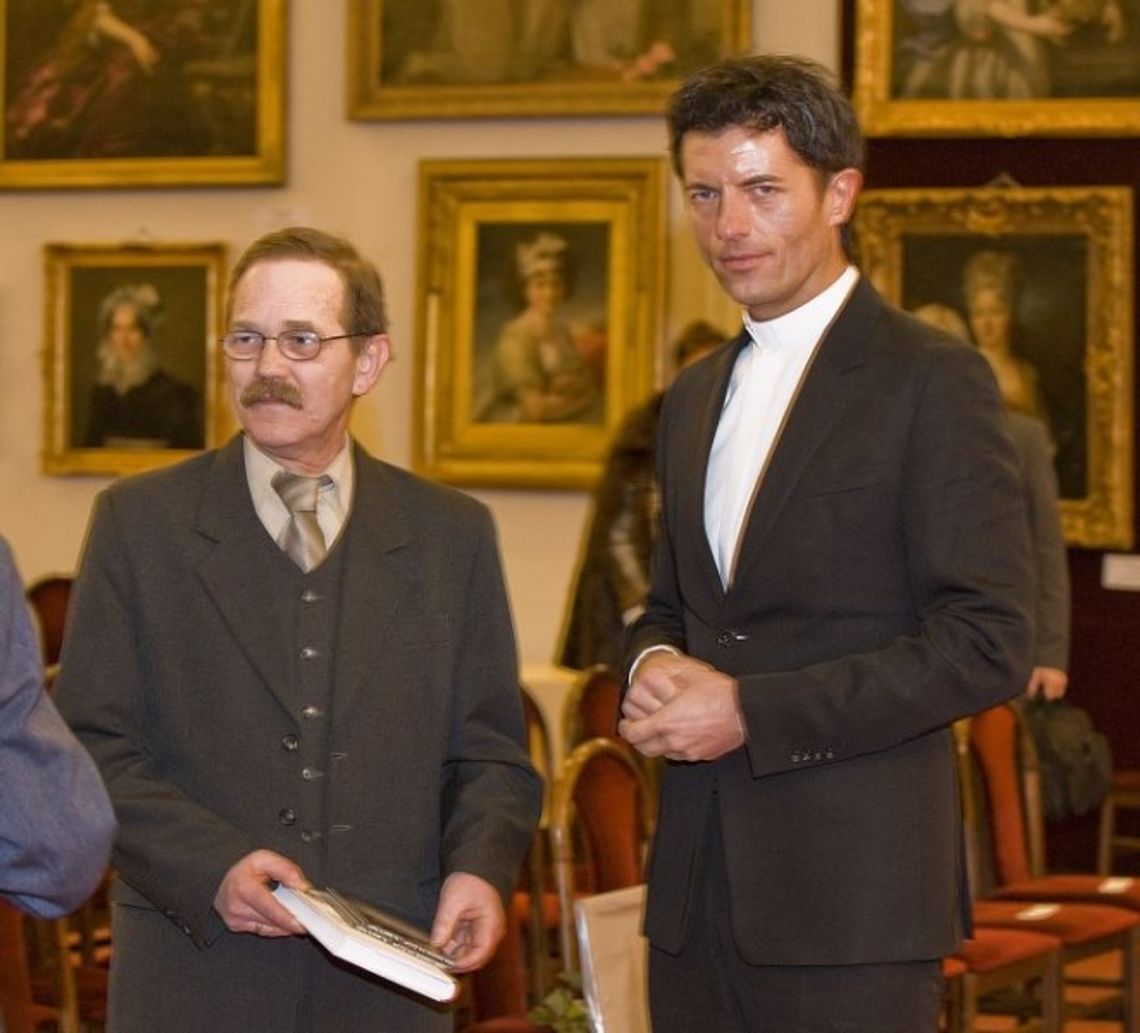 Nietuzinkowi kapłani. Licealiści z Tczewa i Pelplina poznają dorobek ks. Janusza St. Pasierba Nietuzinkowi kapłani. Licealiści z Tczewa i Pelplina poznają dorobek ks. Janusza St. Pasierba