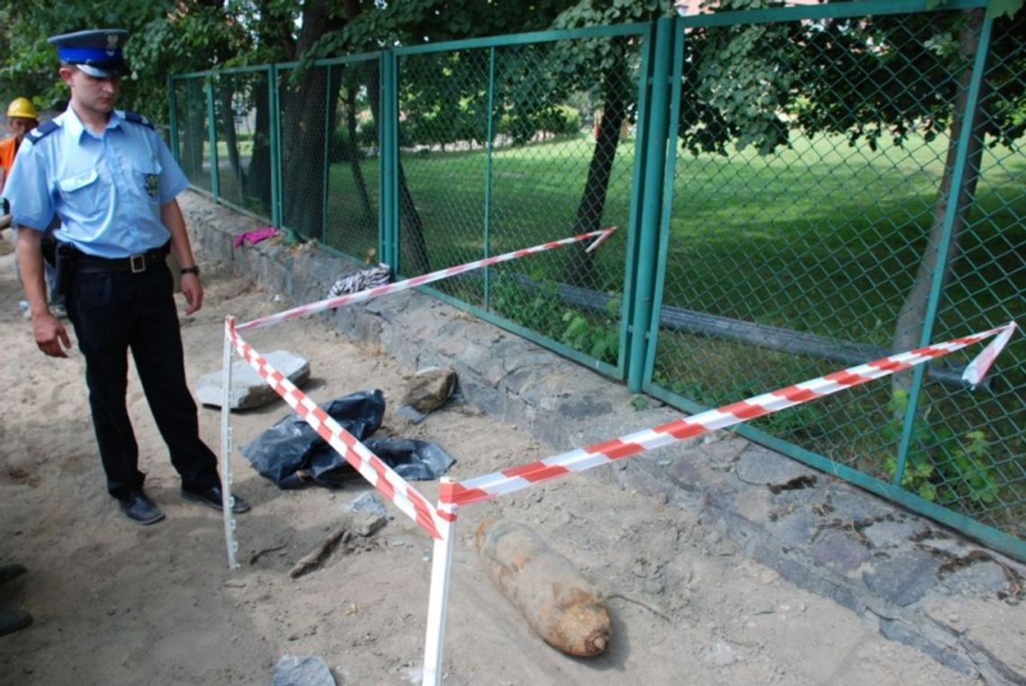 Niewybych przy ratuszu Niewybych przy ratuszu