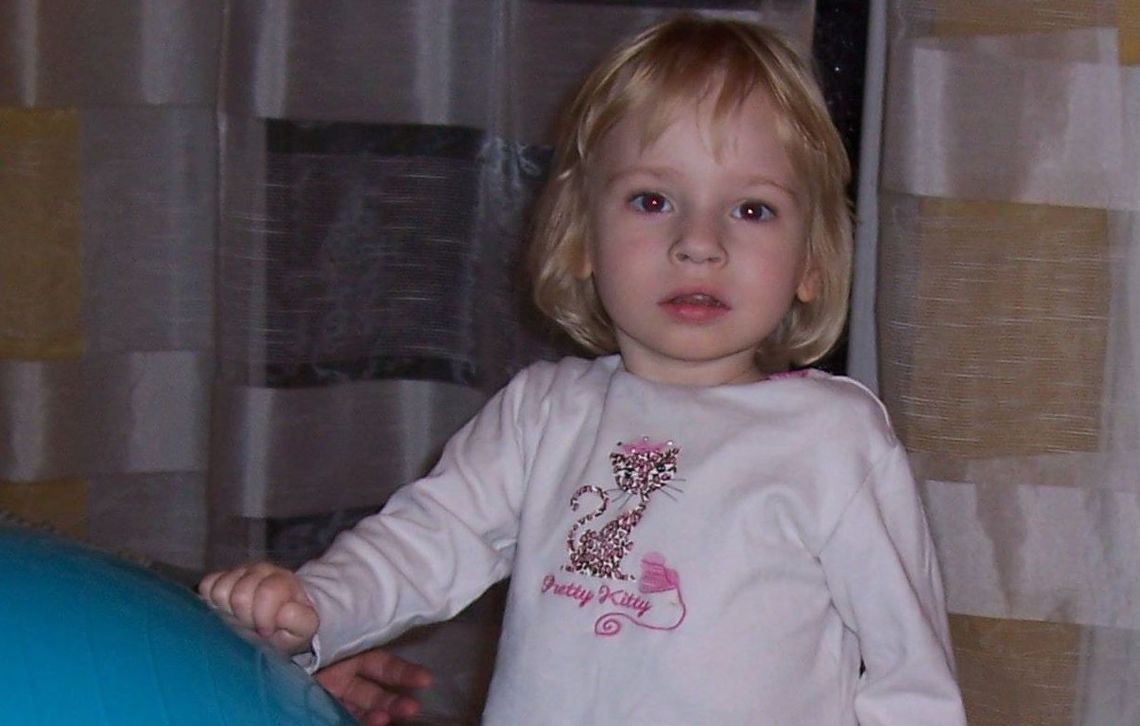 Nina stawia pierwsze kroki. 3 – letnia Ninka Żylińska ma już pierwsze protezy nóg Nina stawia pierwsze kroki. 3 – letnia Ninka Żylińska ma już pierwsze protezy nóg