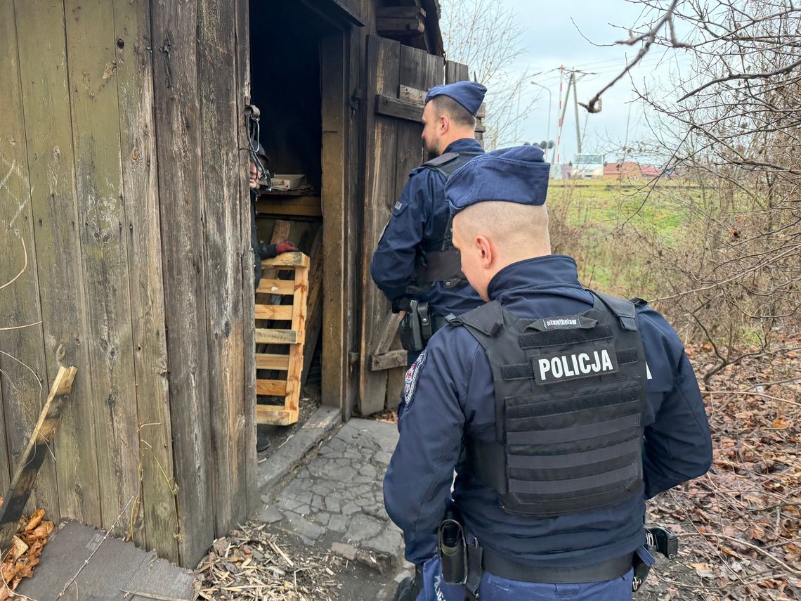 Niskie temperatury zagrażają bezdomnym i seniorom