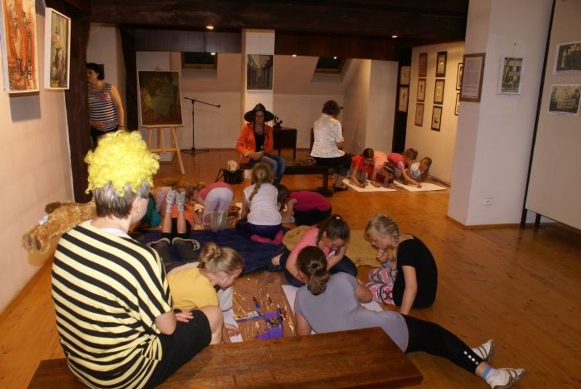 Noc w bibliotece - mrożąca krew w żyłach uczniów… Noc w bibliotece - mrożąca krew w żyłach uczniów…