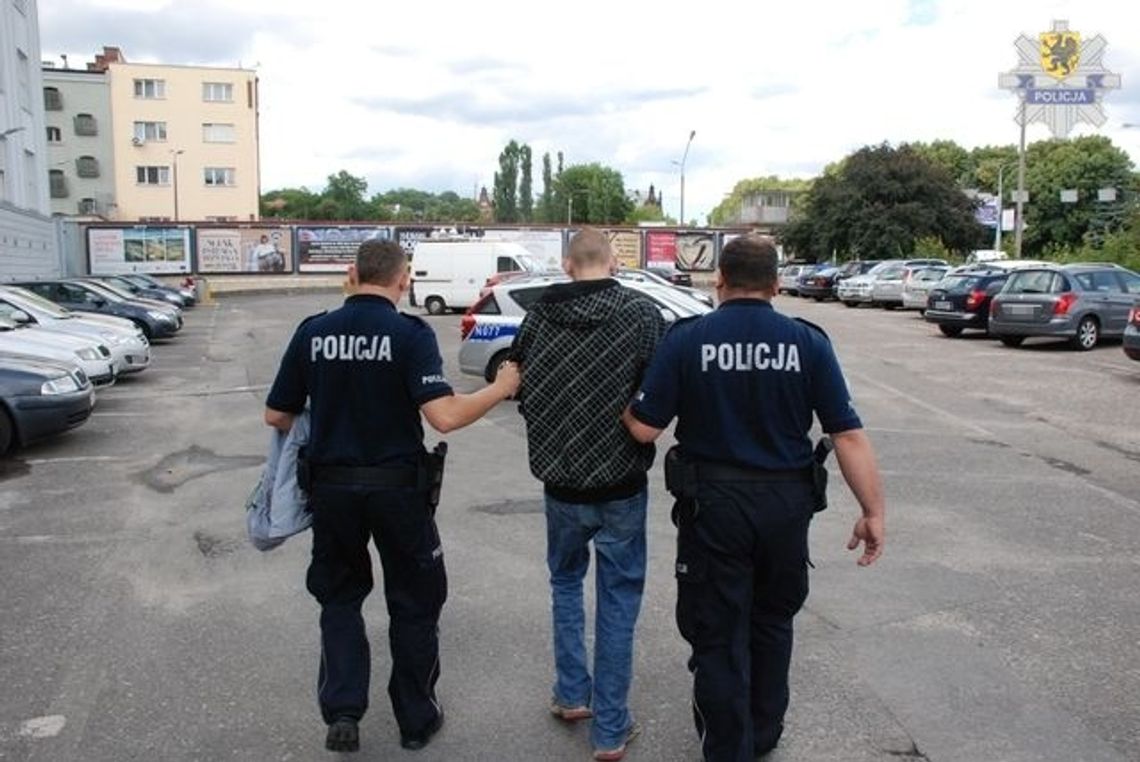 Nocny włam do lodówki po piwko