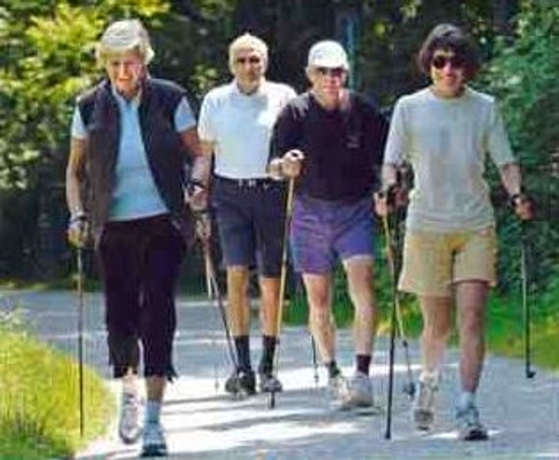 Nordic walking na plusie dla seniorów Nordic walking na plusie dla seniorów