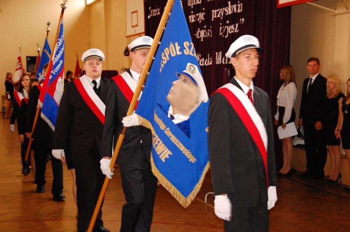 Nowe boisko i remonty. 4,5 tys. uczniów zaczęło naukę