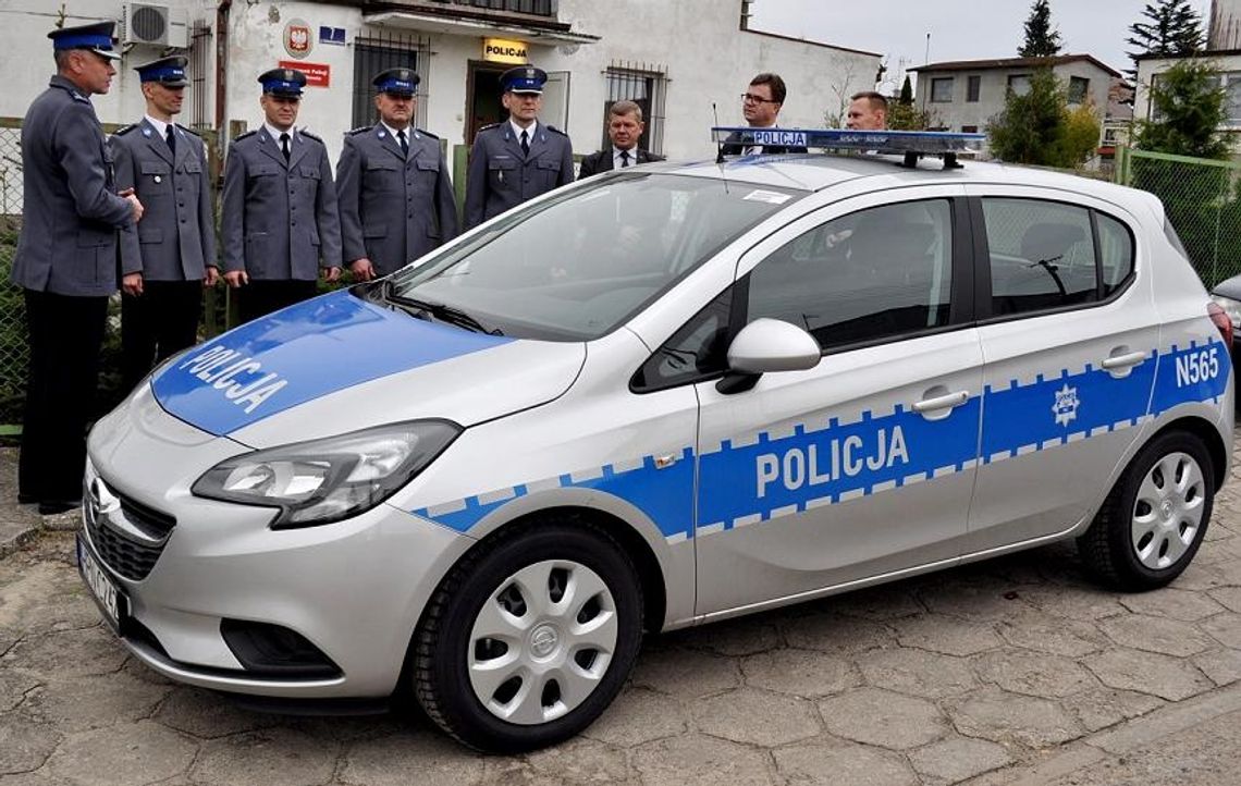 Nowy radiowóz dla policjantów z Lubichowa Nowy radiowóz dla policjantów z Lubichowa