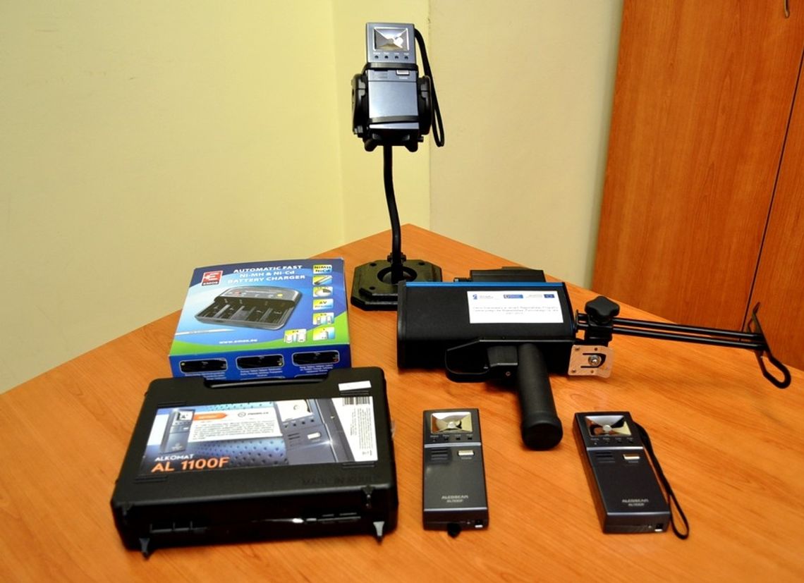 Nowy sprzęt dla starogardzkiej policji - laserowy miernik prędkości i bezustnikowe alkomaty Nowy sprzęt dla starogardzkiej policji - laserowy miernik prędkości i bezustnikowe alkomaty