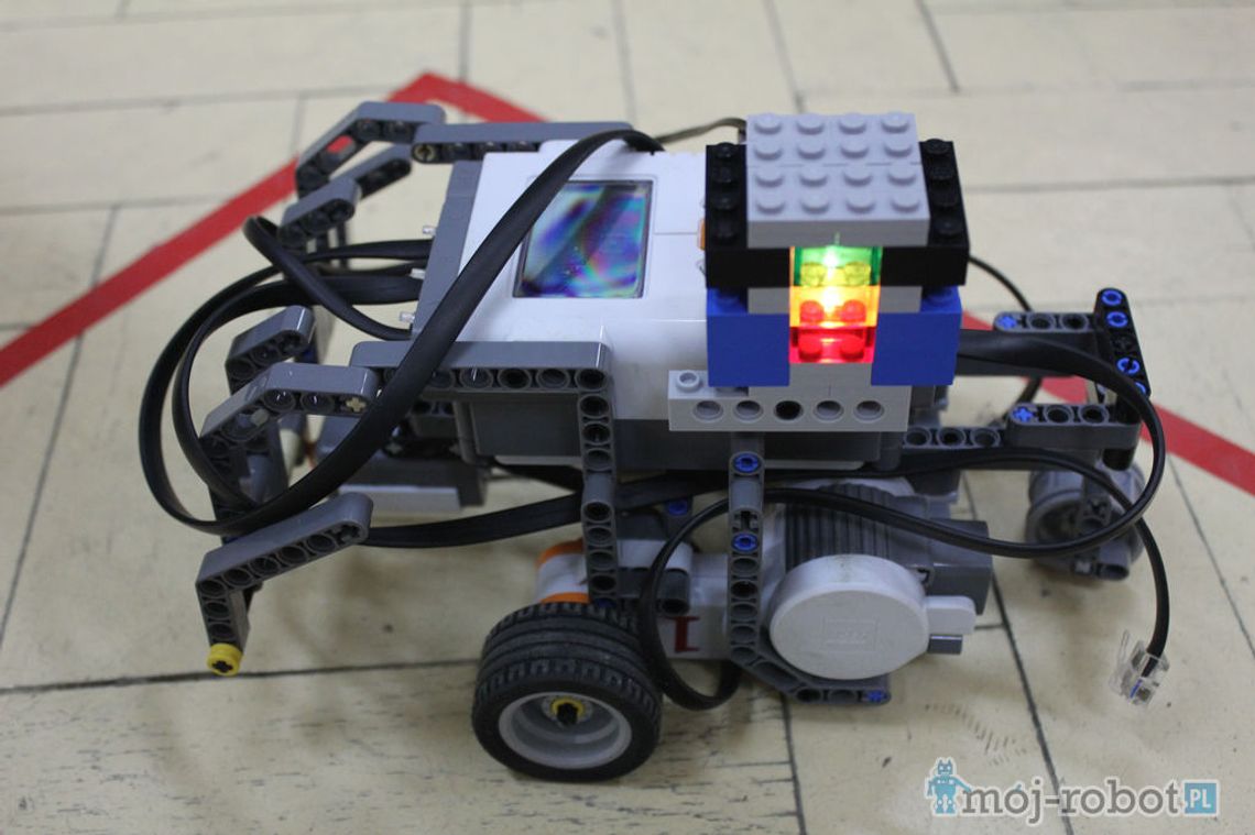 Nuda w ferie? Nie u nas, zbuduj własnego robota z Lego.